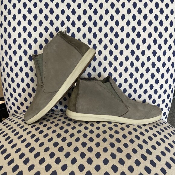 Olukai Green Booties Size 9 Wide - Picture 6 of 7